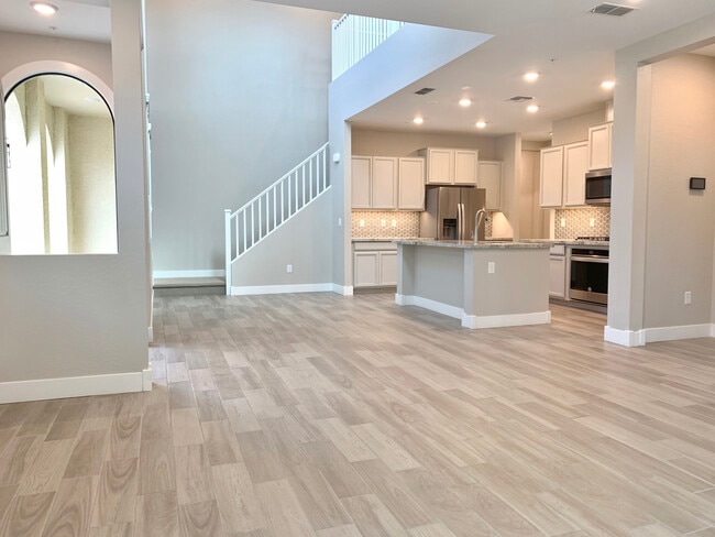 Building Photo - 3855 S McQueen Rd