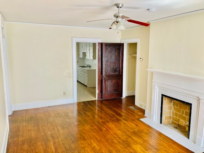 Building Photo - 1115-1125 Magnolia Curv