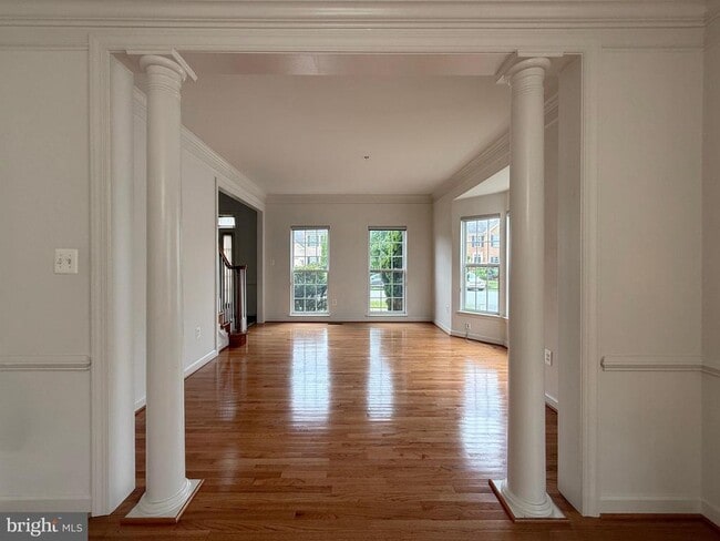 Building Photo - 4415 Medallion Dr