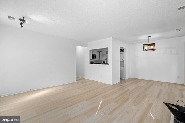 Building Photo - 3151 Covewood Ct