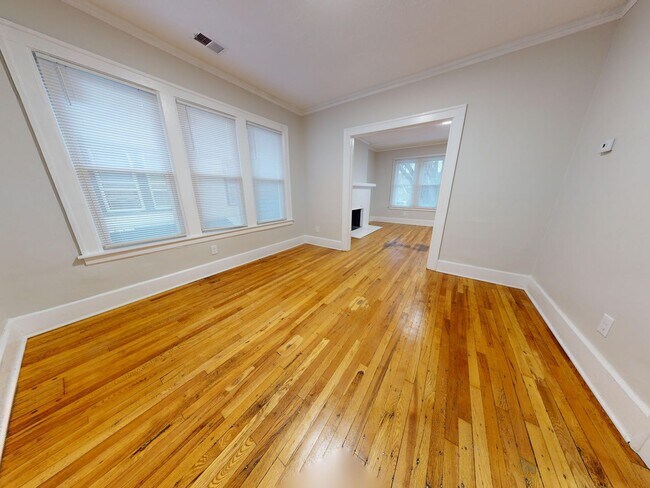 Building Photo - 12061 Cloverlawn Ave