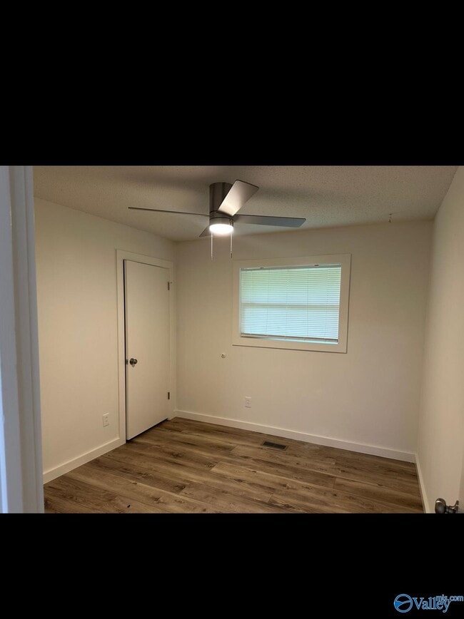 Foto del edificio - 1114 NW Oakwood Ave