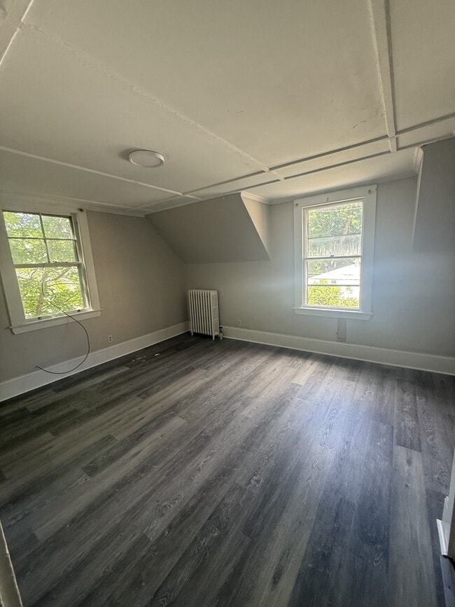 Building Photo - 40 Pleasant St