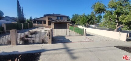 Building Photo - 20456 Strathern St