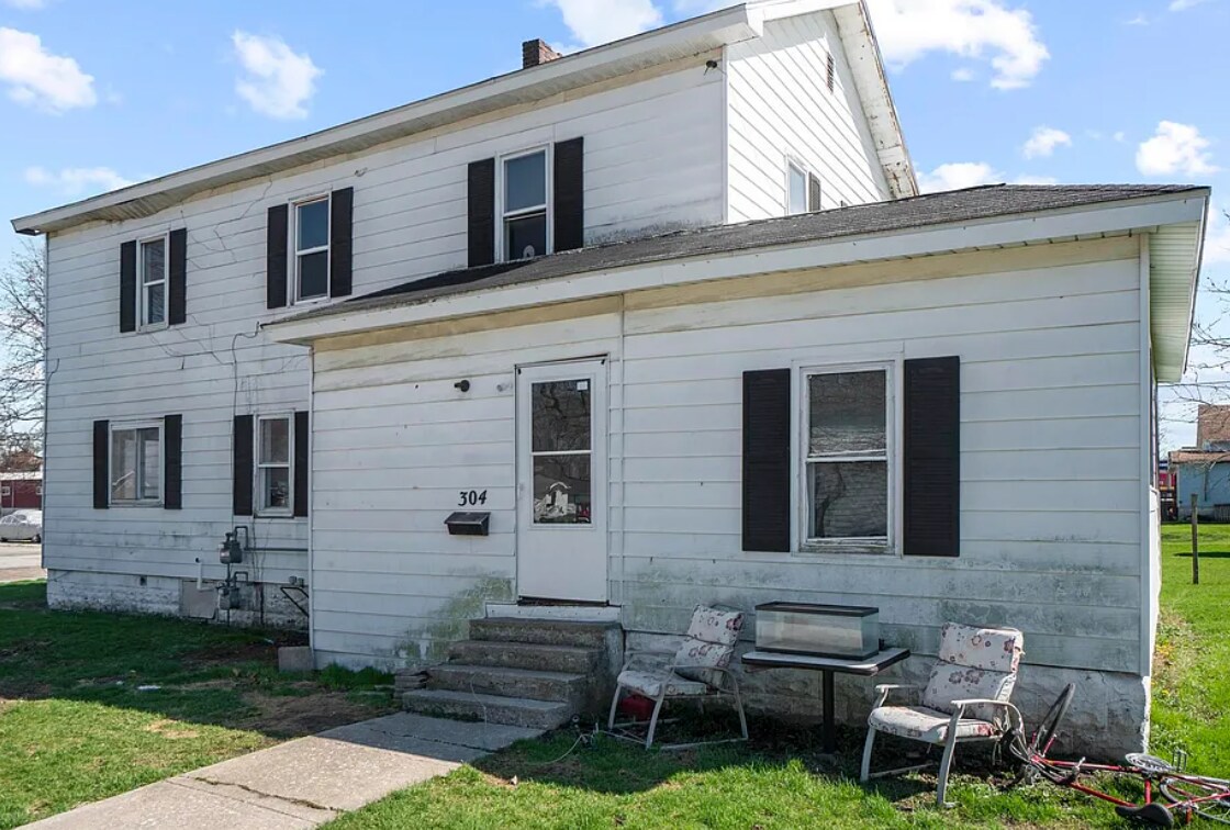 Primary Photo - 112 James St