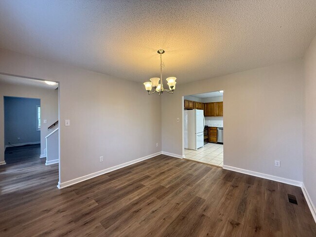 Foto del edificio - 5337 Moss Creek Ln