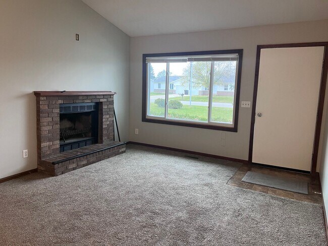 Foto del edificio - Three Bedroom Duplex in Rockford!