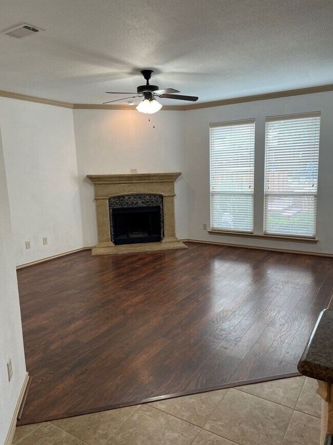 Building Photo - COMING SOON!! 3/2/2 Westover Village