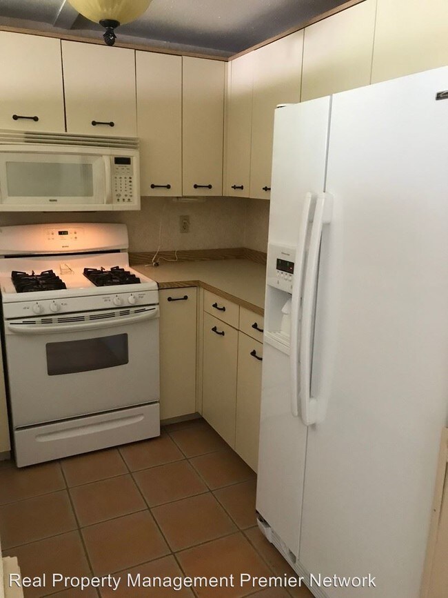 Building Photo - 2 br, 1.5 bath House - 11 Berretta Court