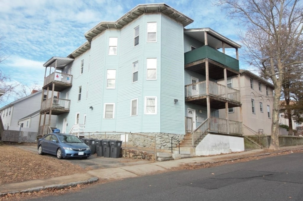 18 ster St Unit 6, Haverhill, MA 01830 Room for Rent in Haverhill