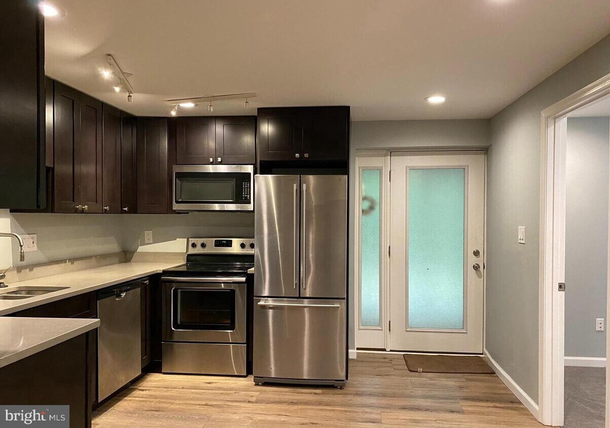 Foto principal - 1631 Bennington Hollow Ln