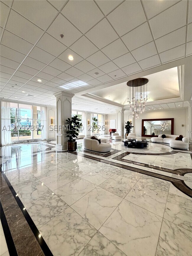 Building Photo - 5600 Collins Ave
