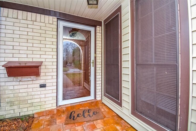 Building Photo - 15530 Torry Pines Rd
