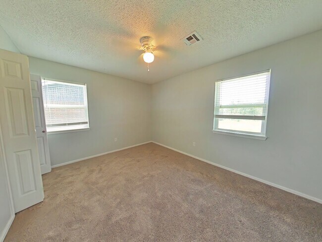 Foto del edificio - 7512 SW Forest Ave