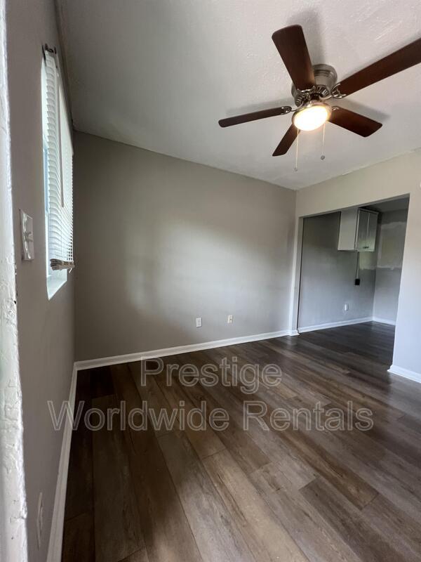 Foto del edificio - 3327 10th St