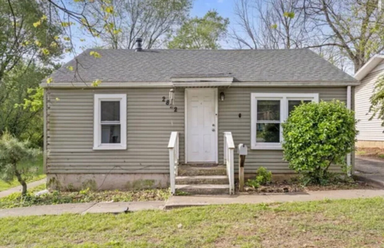 Primary Photo - 3 Bedroom | 1 Bathroom | 1 Car Detached Ga...