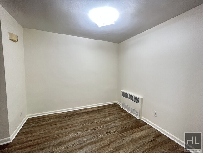 Building Photo - Beautiful 2BR in Gravesend