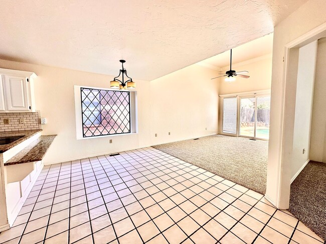 Building Photo - Spacious 4 Bed in Deer Creek