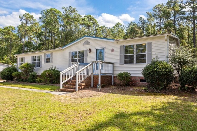 Building Photo - 4 bedroom 2 bathroom spacious home!