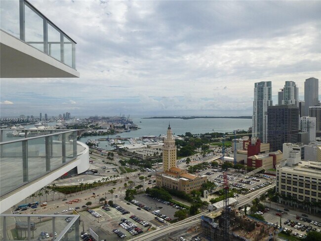 Foto del edificio - 851 NE 1st Ave