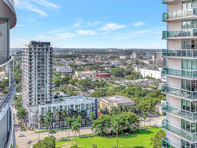 Foto del edificio - 488 NE 18th St