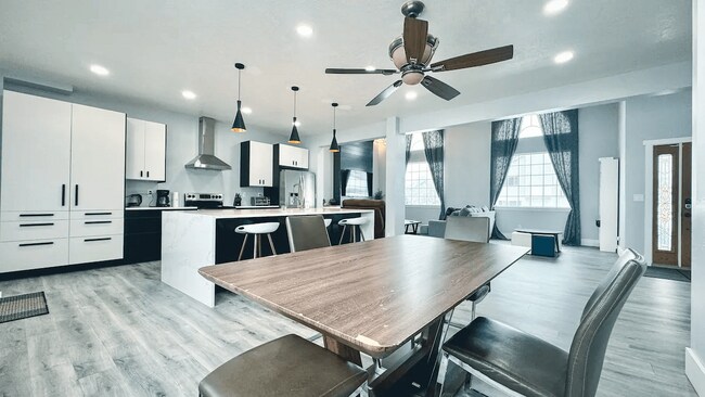 Foto del edificio - 14380 Henry Day Rd