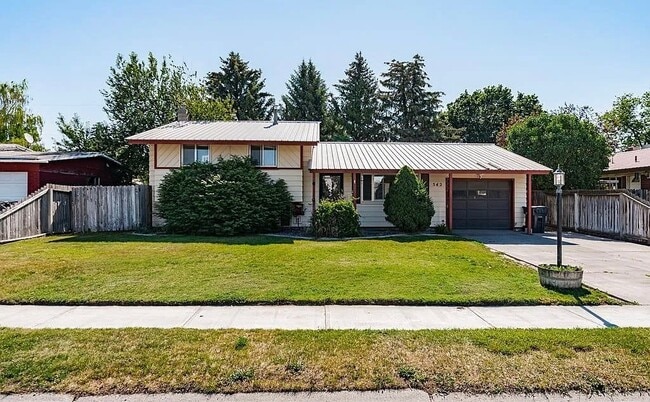 Building Photo - 542 Starlite Ave