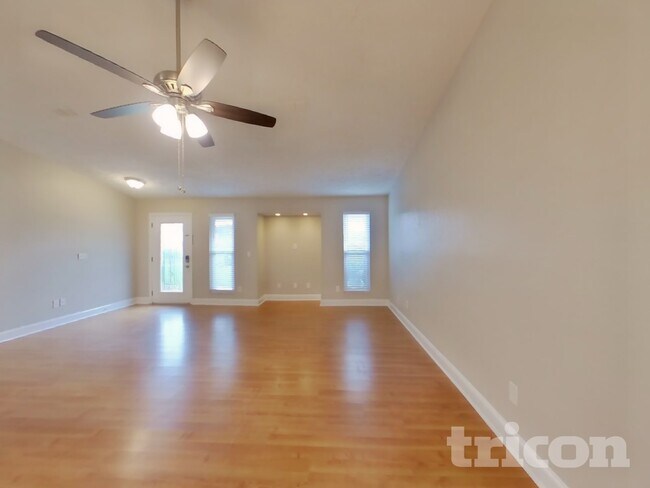 Foto del edificio - 554 Peregrine Ct