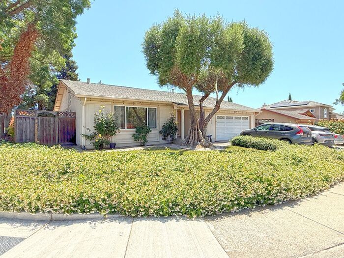 Foto principal - 3046 Fowler Rd