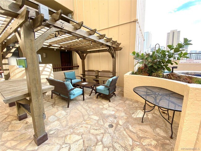 Foto del edificio - 320 Lili?uokalani Ave