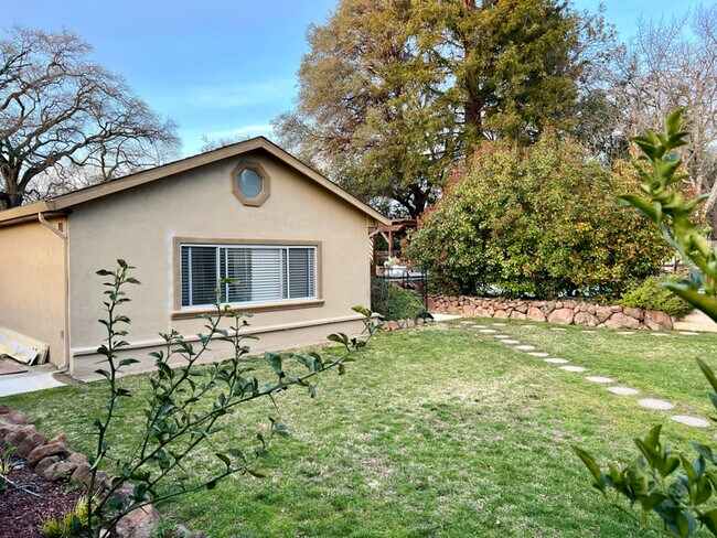 Building Photo - 5003 Whitney Ave