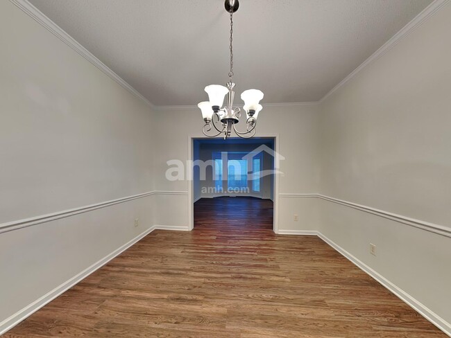 Building Photo - 2106 Forest Edge Dr