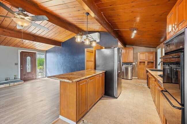 Foto del edificio - Adorable 3 Bedroom 2 Bathroom Single Story Family Home
