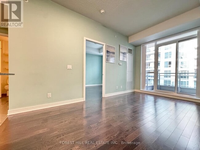 Building Photo - 9191 Yonge St