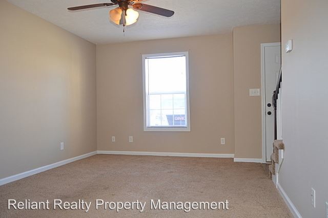 Building Photo - 685 Oliver Loop