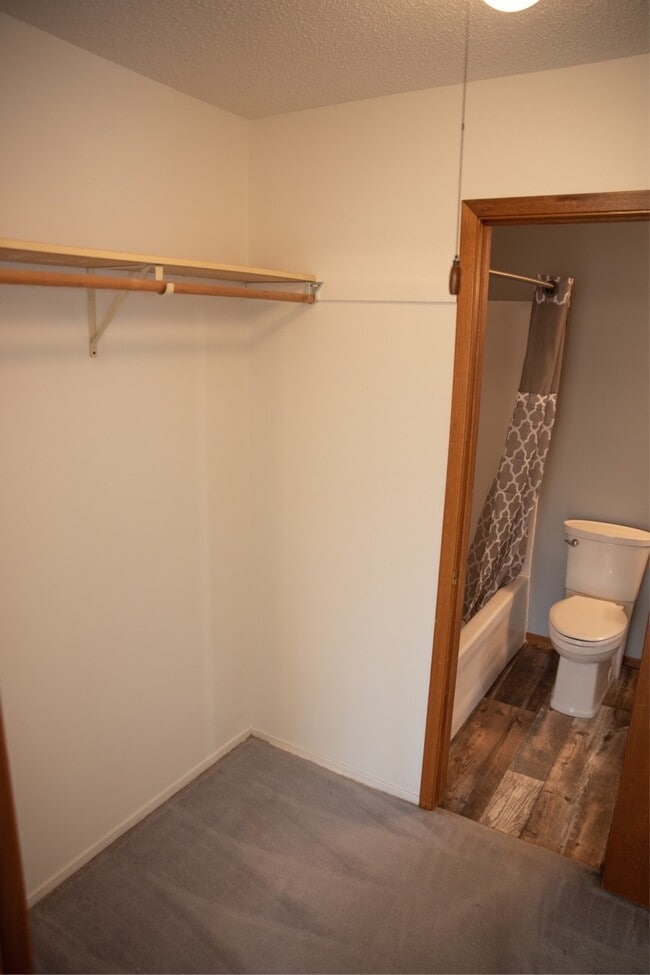 Building Photo - 10646 Hummingbird St NW