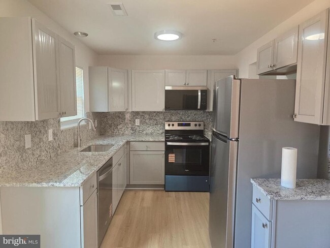 Building Photo - 8839 Ritchboro Rd