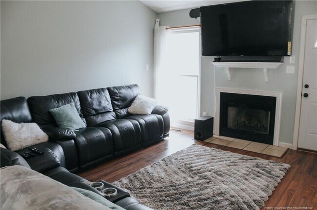 Foto del edificio - 1411 Furnish Dr