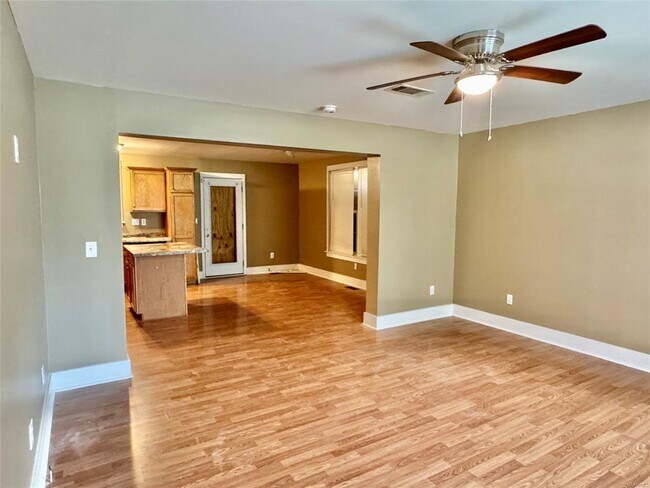 Foto del edificio - 4133 Fitzpatrick Blvd