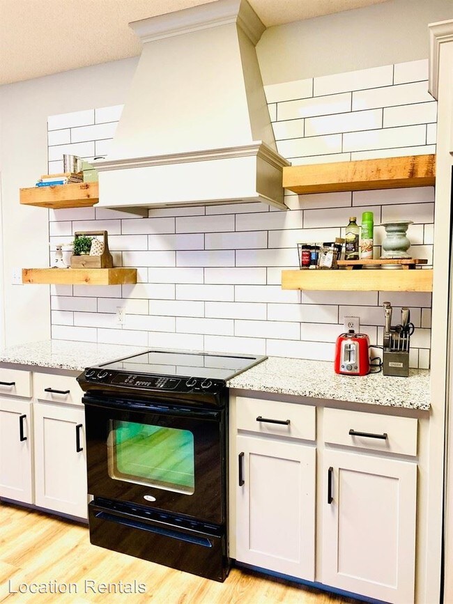 Foto del edificio - 3 br, 2 bath House - 10103 Iola Avenue