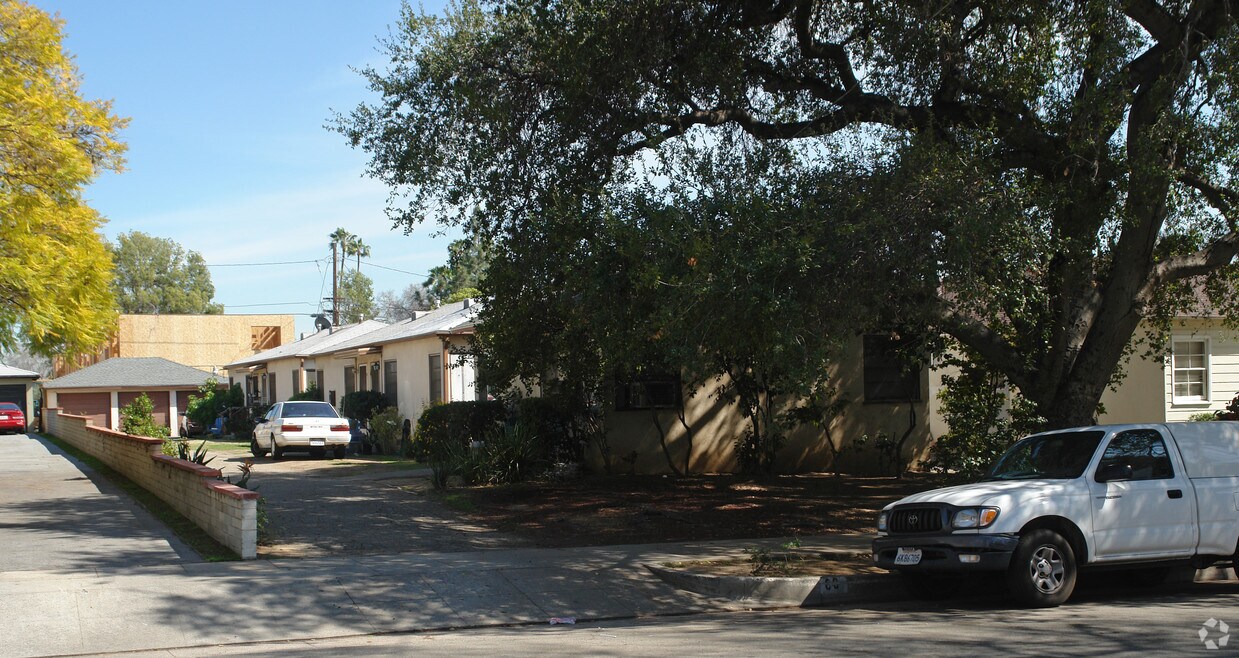 Building Photo - 80 Vinedo Ave