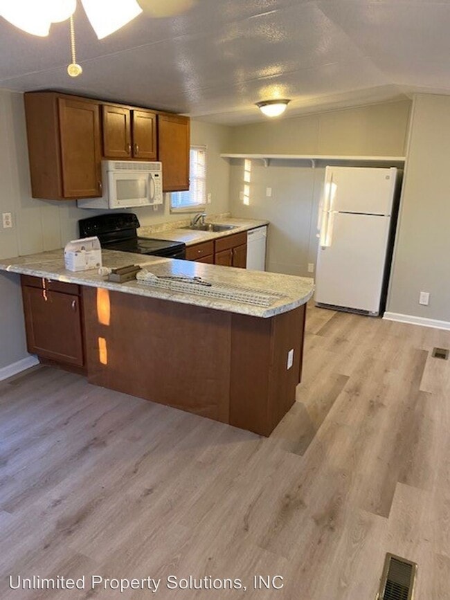Building Photo - 3 br, 2 bath House - 20530 US Highway 17N