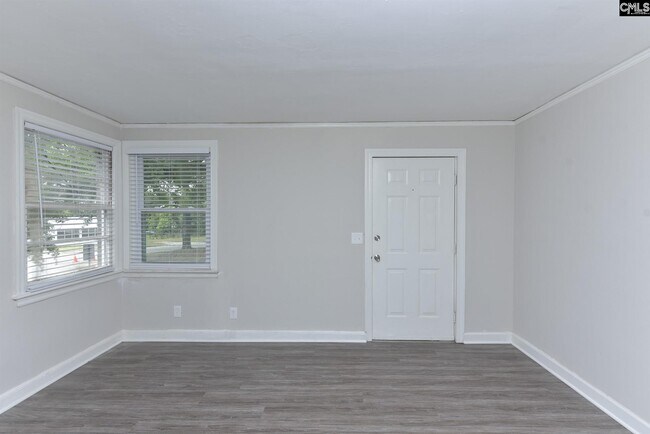 Building Photo - 626 S Waccamaw Ave