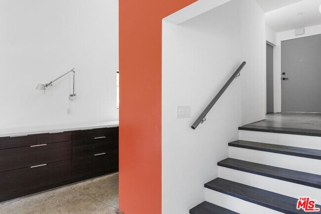 Building Photo - 1563 Silverwood Terrace