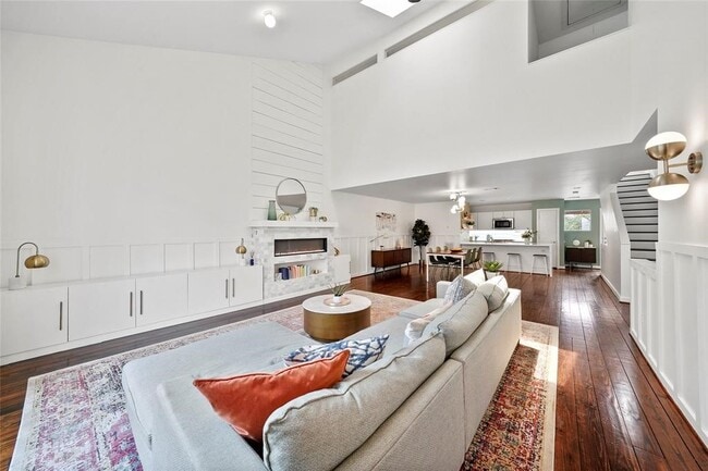 Foto del edificio - 6140 Grand Blvd