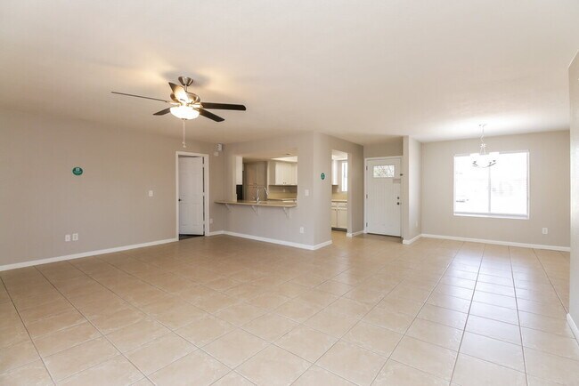 Building Photo - 919 W Mission Dr