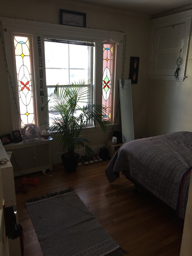 Primary Photo - 9 Willard Ave