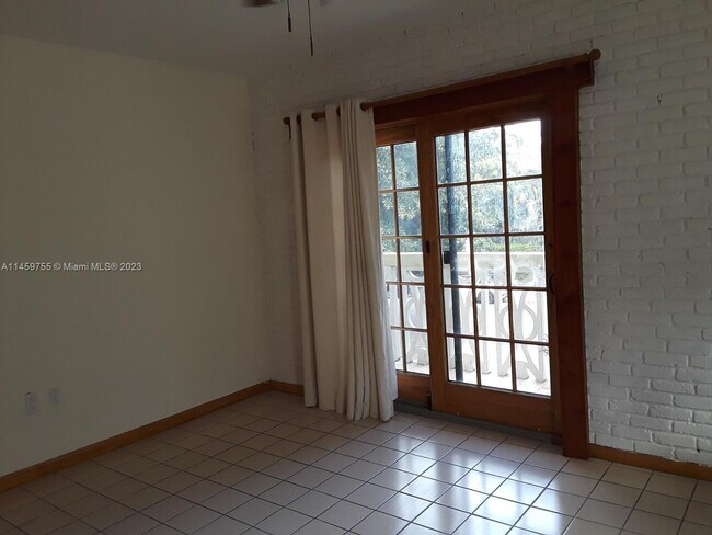 Foto del edificio - 944 Meridian Ave