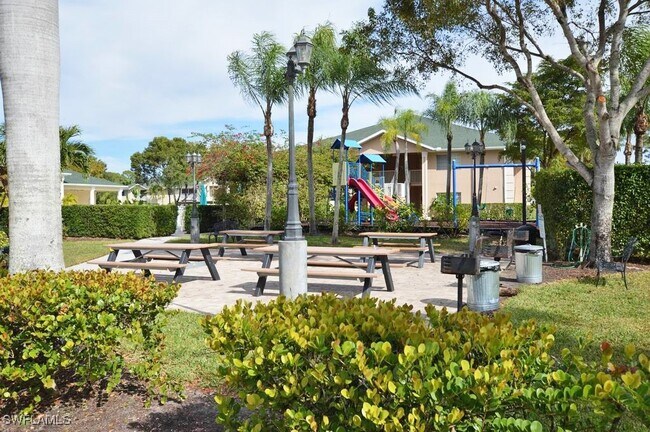 Foto del edificio - 27107 Matheson Ave