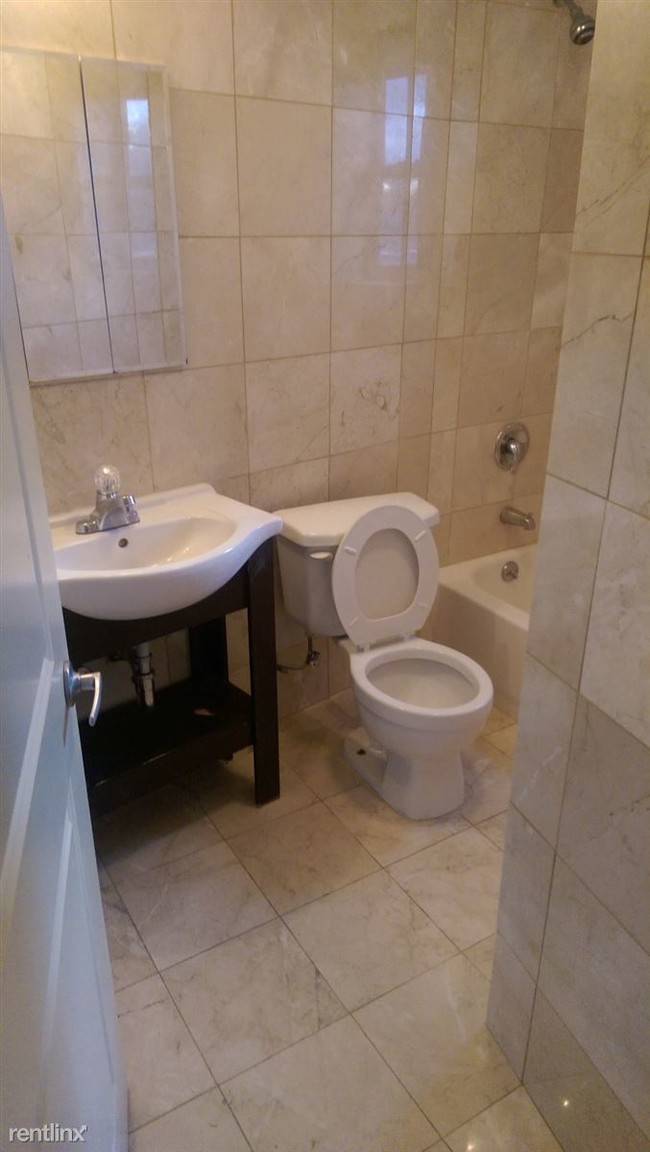 Building Photo - 2 br, 2 bath Apartment - Park Terrace 303
